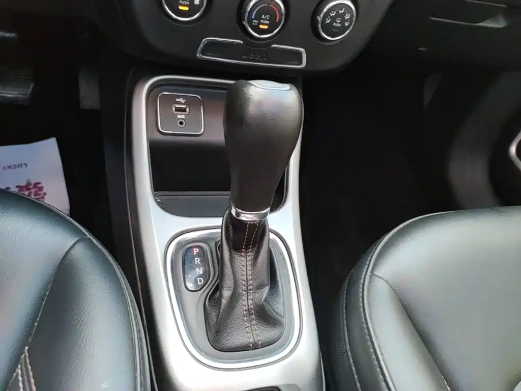Jeep Compass — миниатюра 14