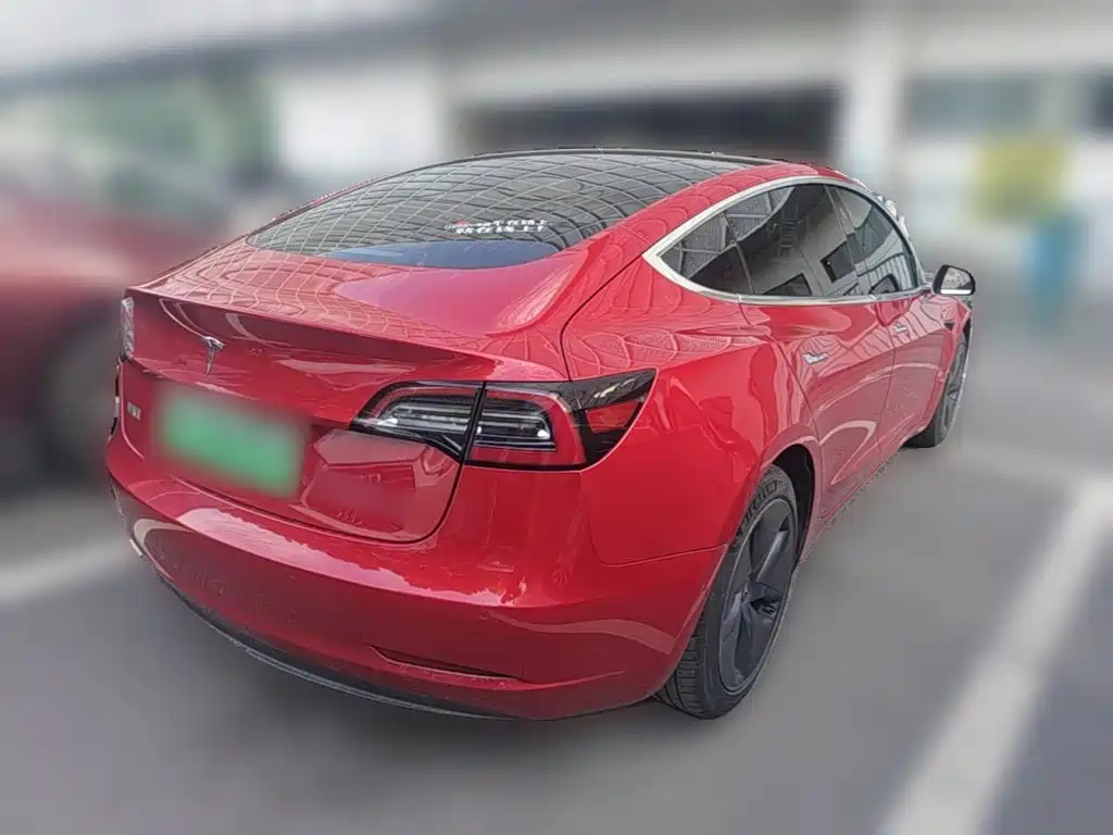Tesla Model 3 — миниатюра 10