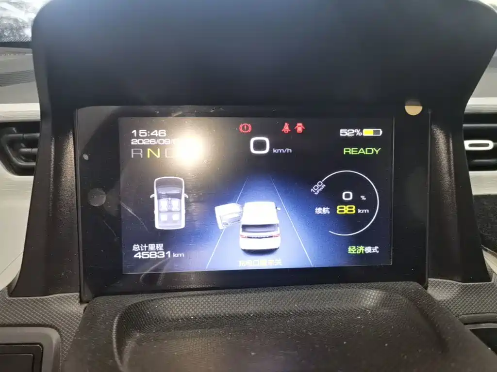 Wuling MINIEV — миниатюра 8