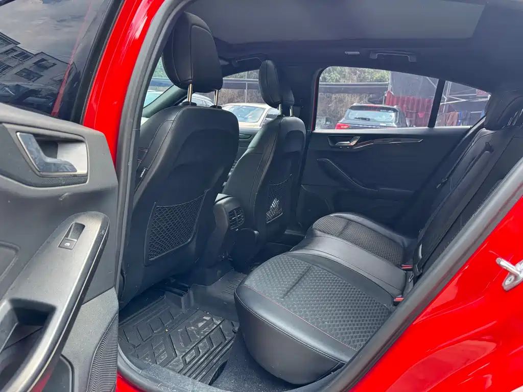 Ford Focus — миниатюра 11