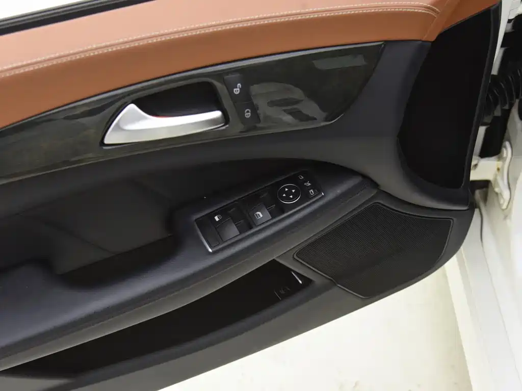 Mercedes-Benz CLS — миниатюра 14