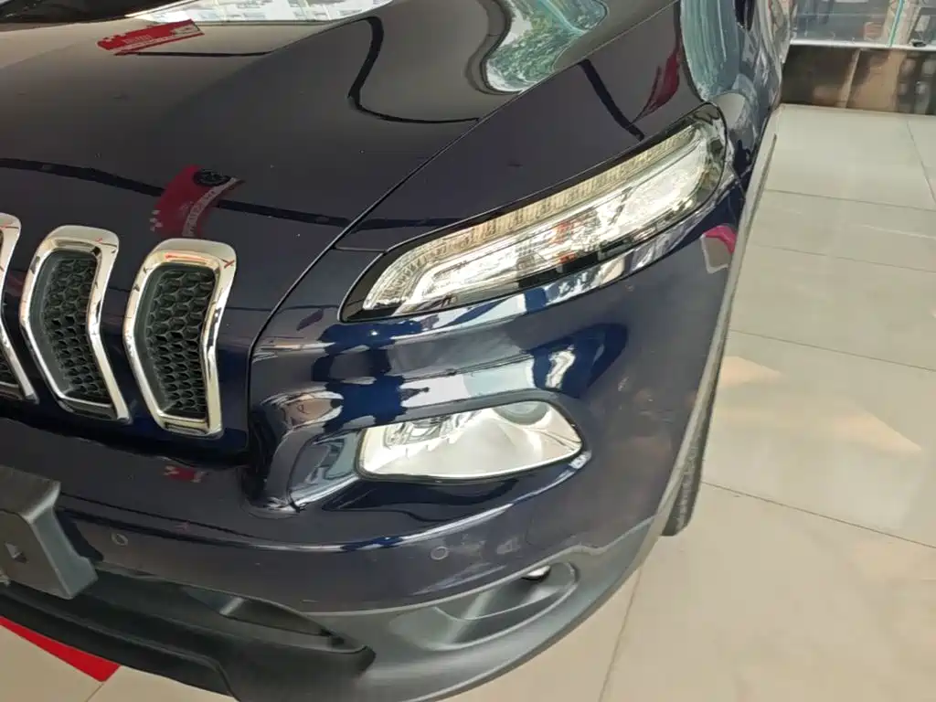 Jeep Cherokee — миниатюра 24