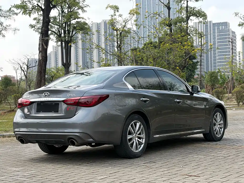 INFINITI Q50L