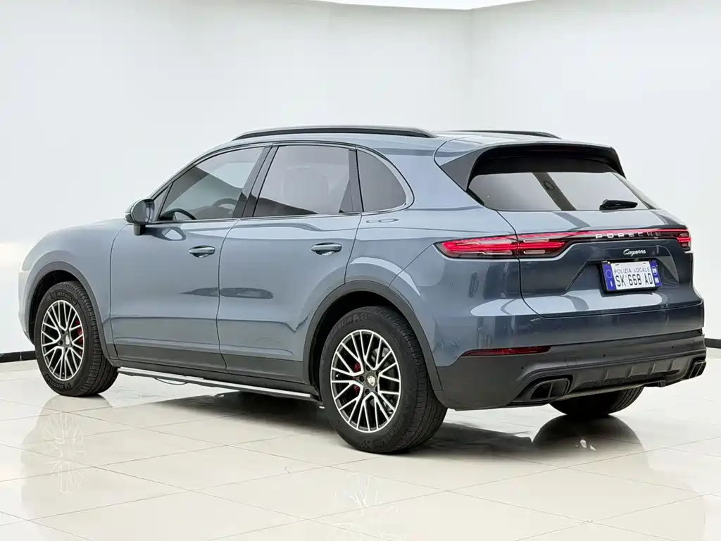 Porsche Cayenne — миниатюра 25