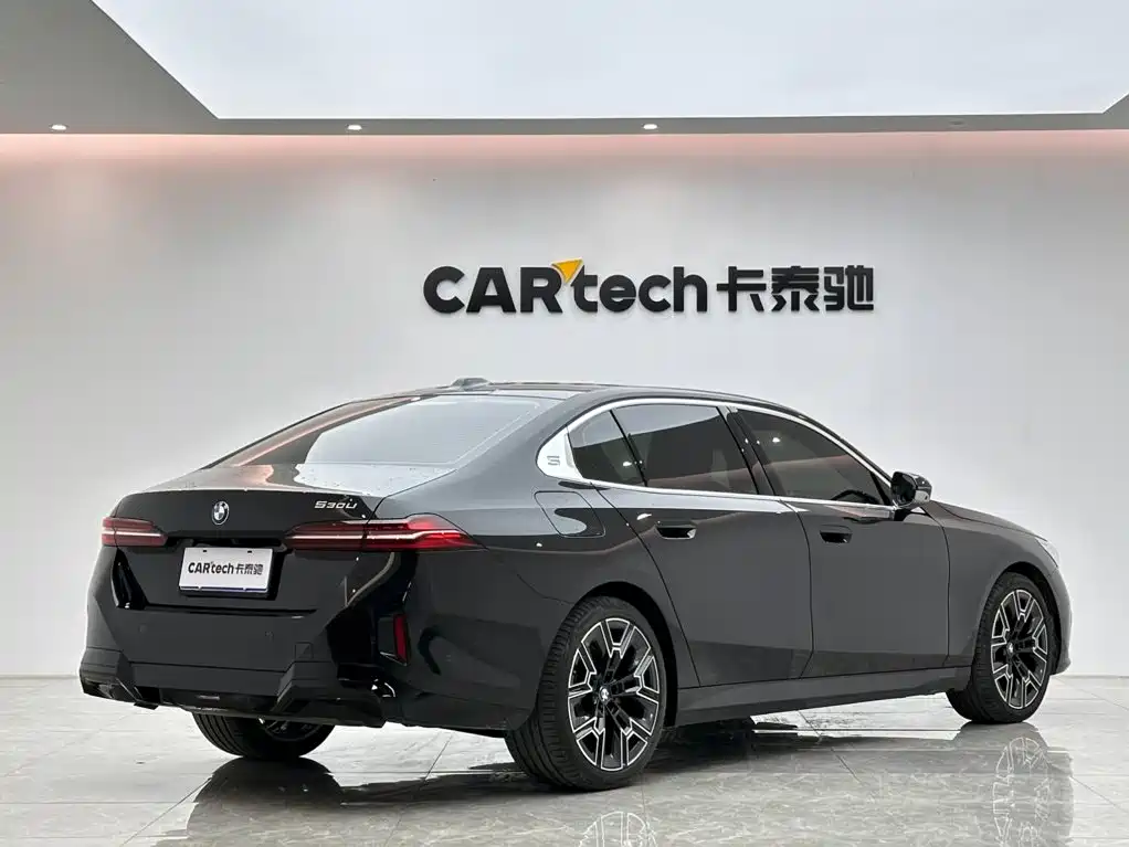 BMW 5 Series — миниатюра 5