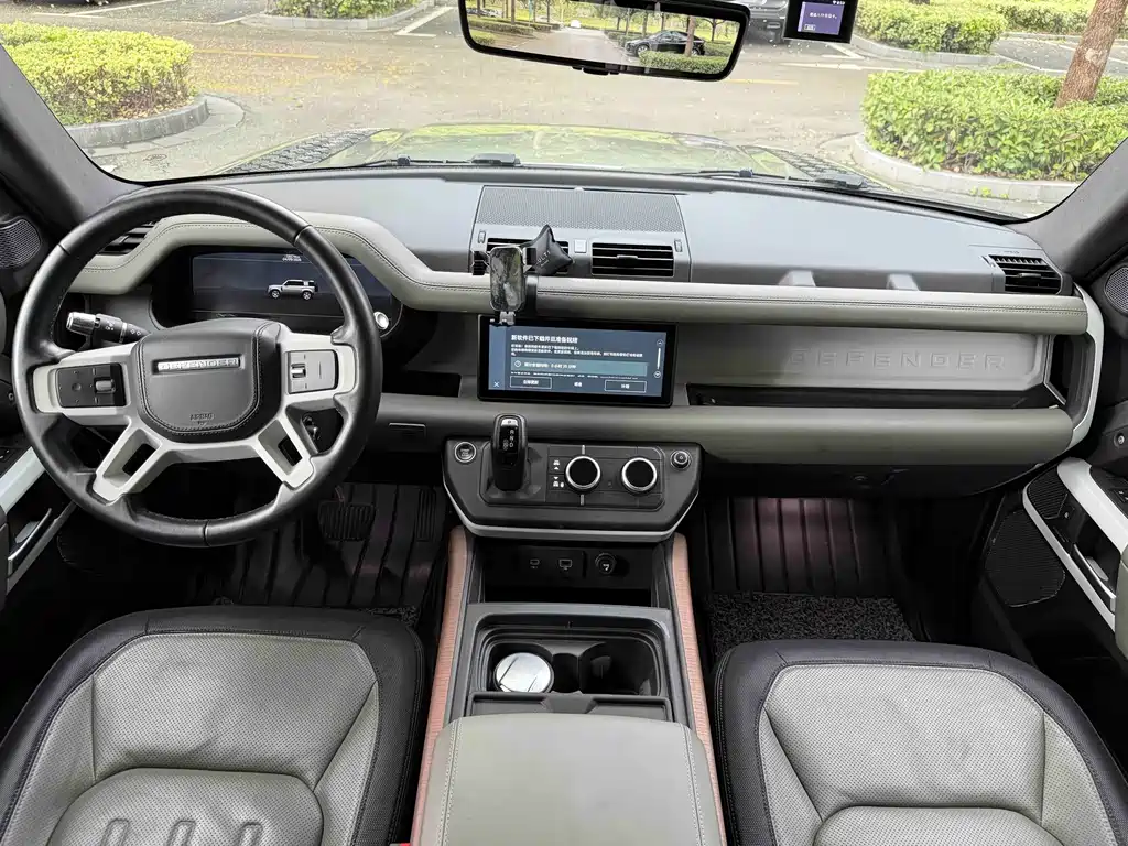 Land Rover Defender — миниатюра 6