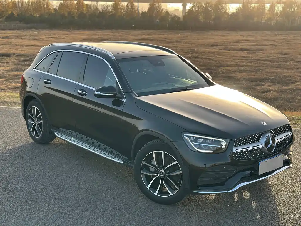 MERCEDES-BENZ GLC