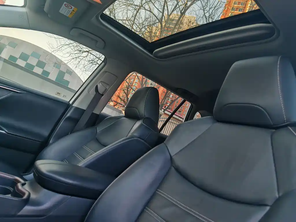 TOYOTA RAV4 RONGFANG