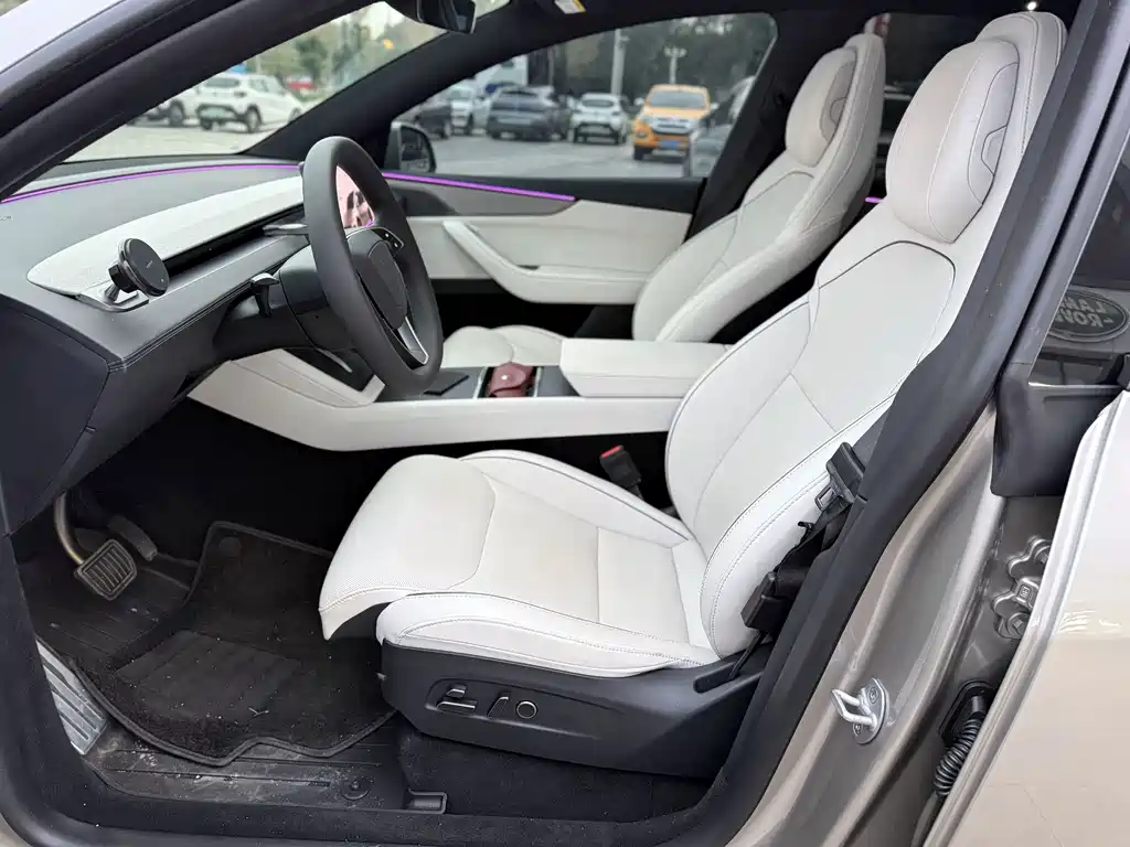 Tesla Model Y L — миниатюра 6