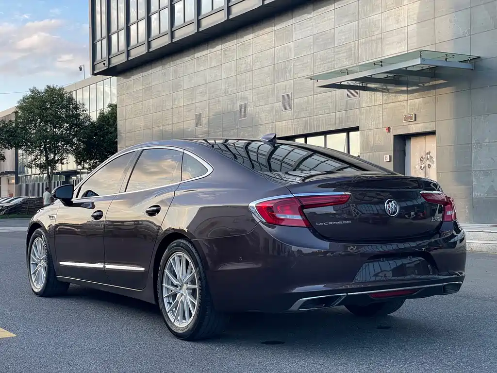 Buick LaCrosse — миниатюра 17