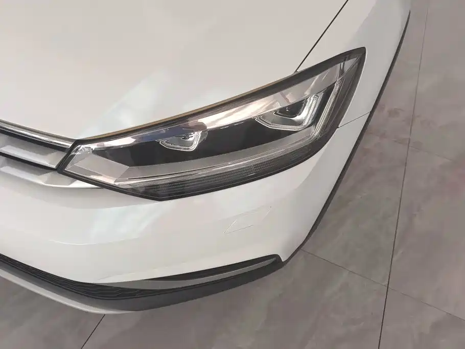 Volkswagen Touran — миниатюра 5