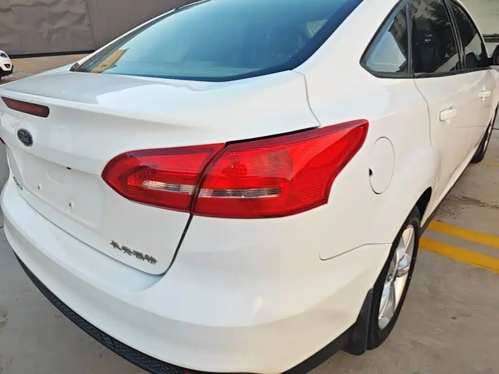 Ford Focus — миниатюра 8
