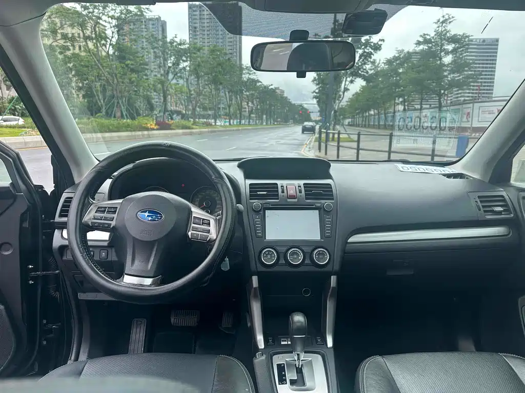 Subaru Forester 2014 2.5i AT Elite