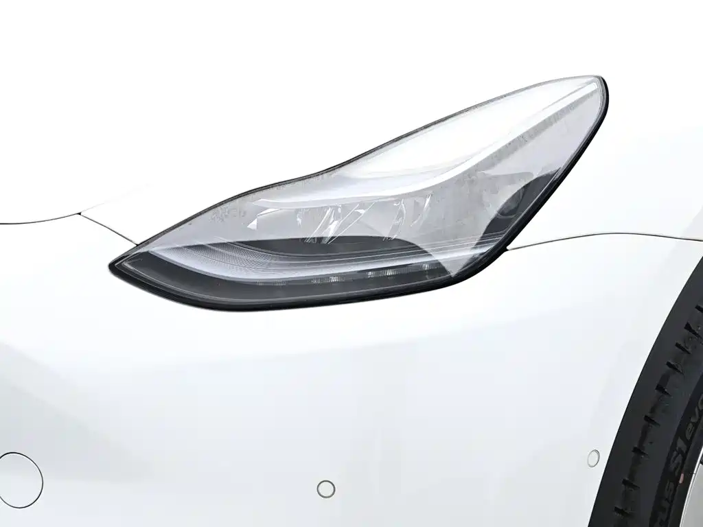 Tesla Model Y — миниатюра 18