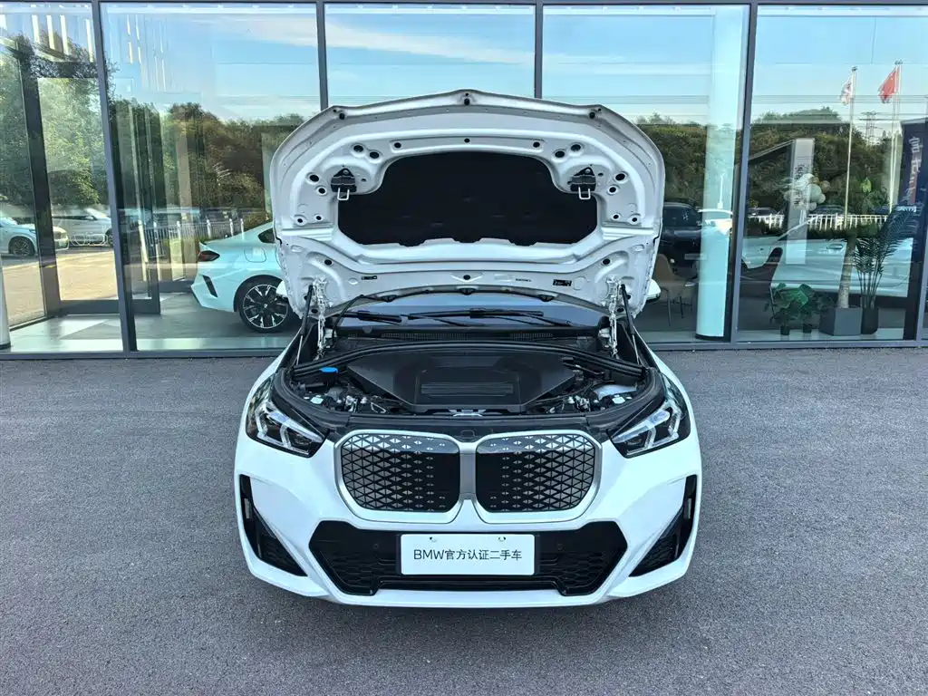 BMW iX1 — миниатюра 20