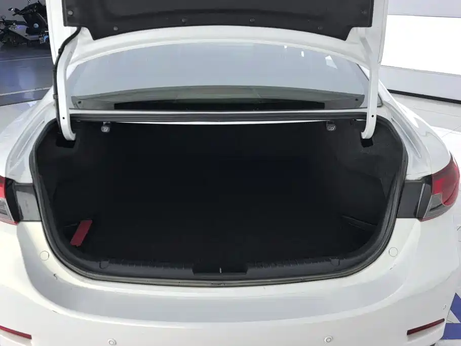 Mazda Atenza — миниатюра 4