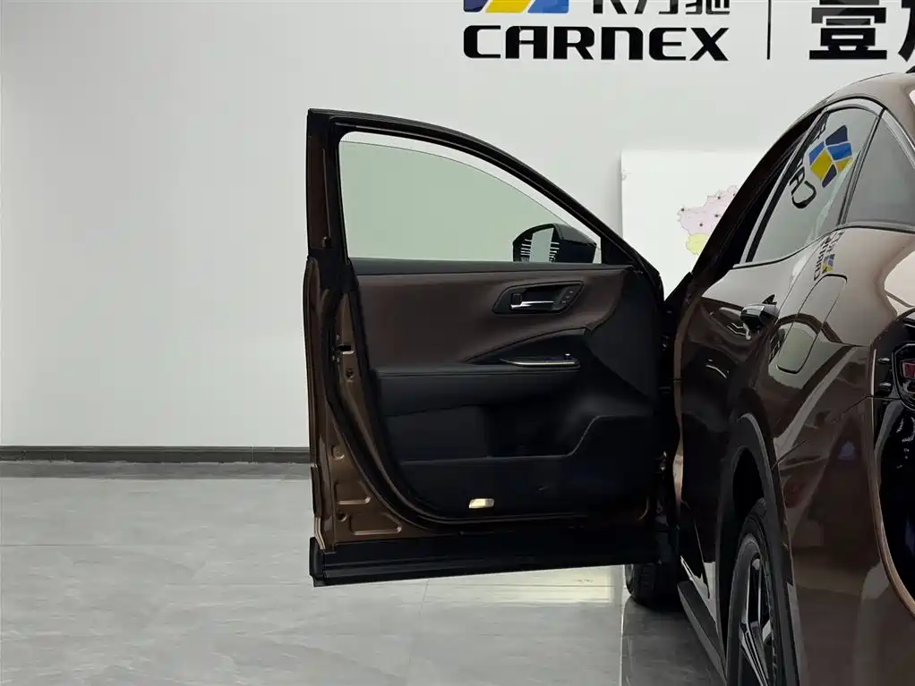 TOYOTA CROWN SPORTCROSS