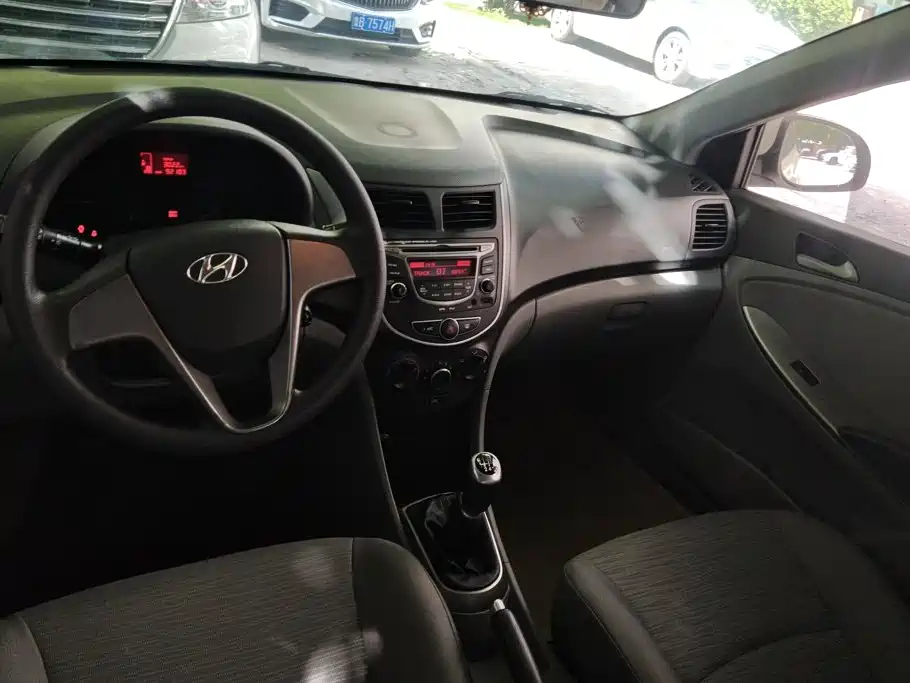 Hyundai Verna — миниатюра 12