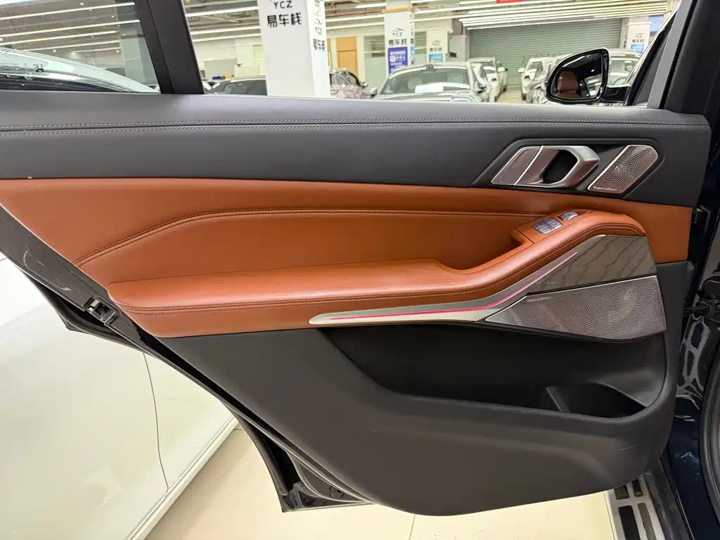 BMW X7 — миниатюра 16