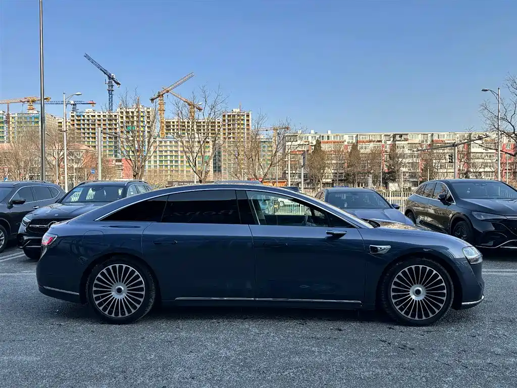 AITO ENJOY THE WORLD S9