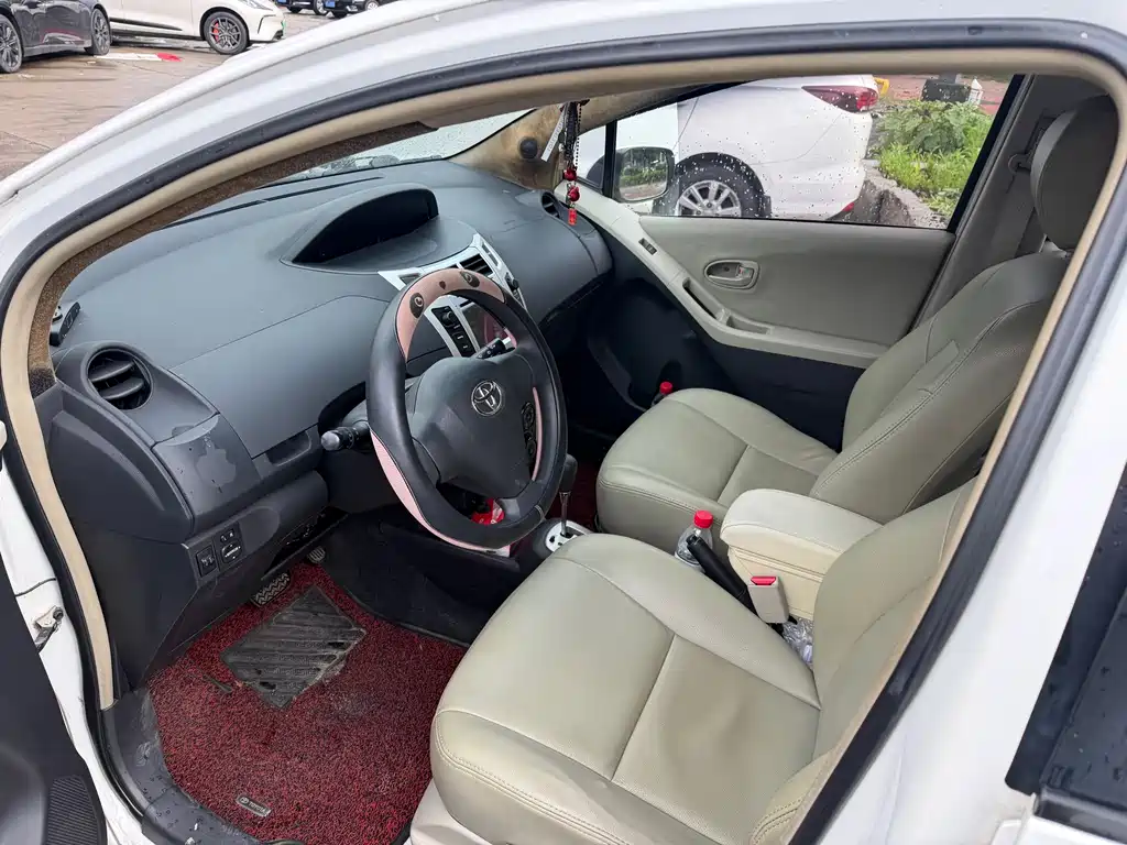 Toyota Yaris 2011 1.6GS AT