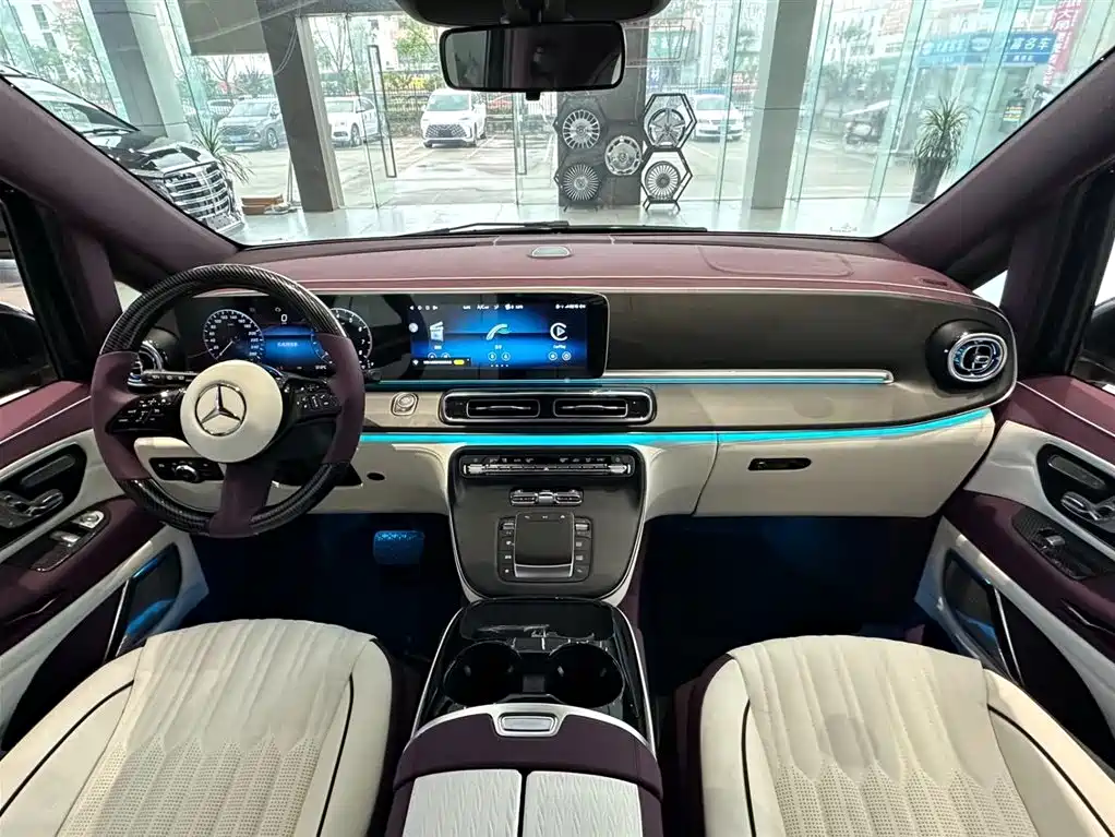 Mercedes-Benz Vito 2024 2.0T Elite 7 мест