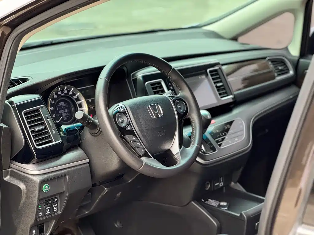 Honda Elysion 2016 2.4L