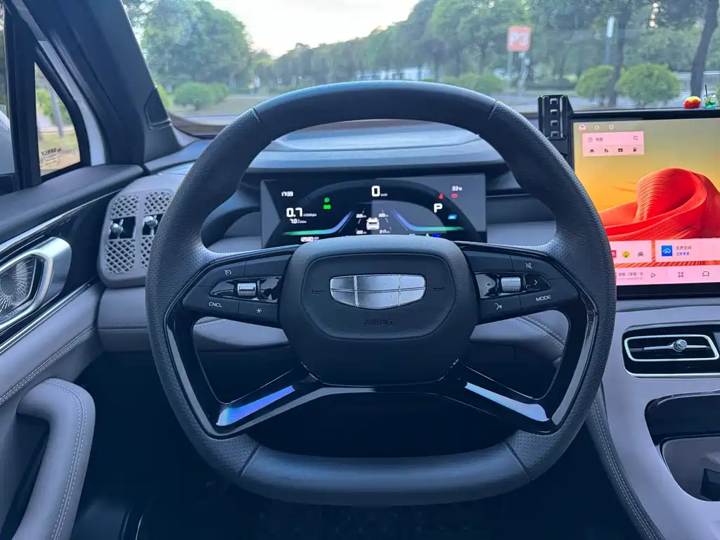 Geely Boyue L — миниатюра 16
