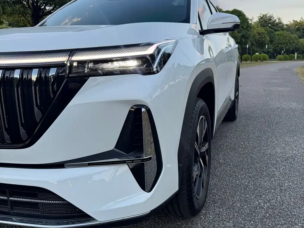 Geely Boyue L — миниатюра 8