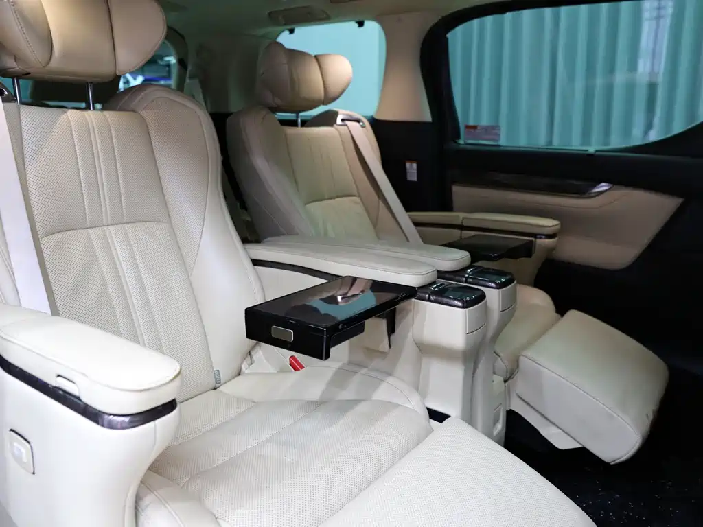 Toyota Vellfire 2020 2.5L HV Luxury