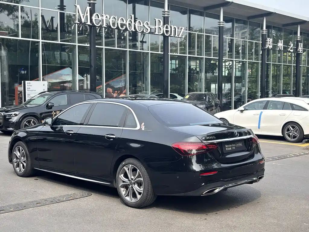 Mercedes-Benz E-Class — миниатюра 3