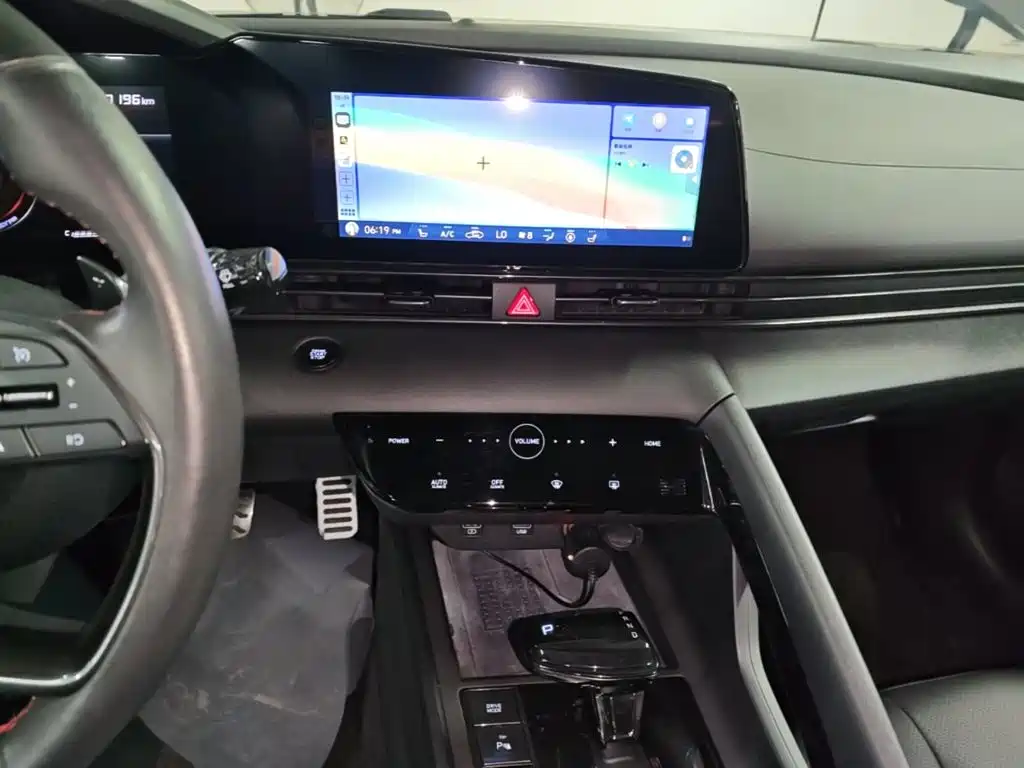 Hyundai Elantra — миниатюра 13