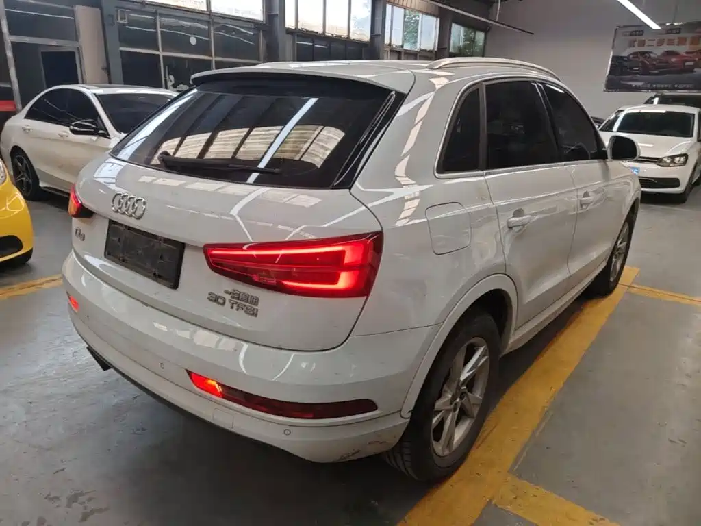 Audi Q3 2016 30 TFSI Fashion