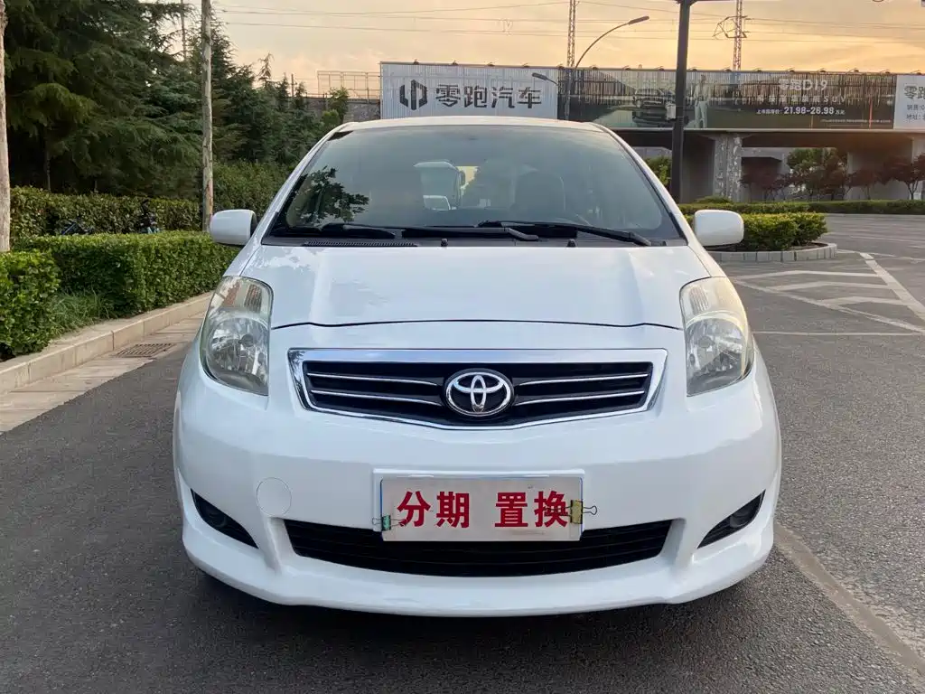 Toyota Yaris — миниатюра 2