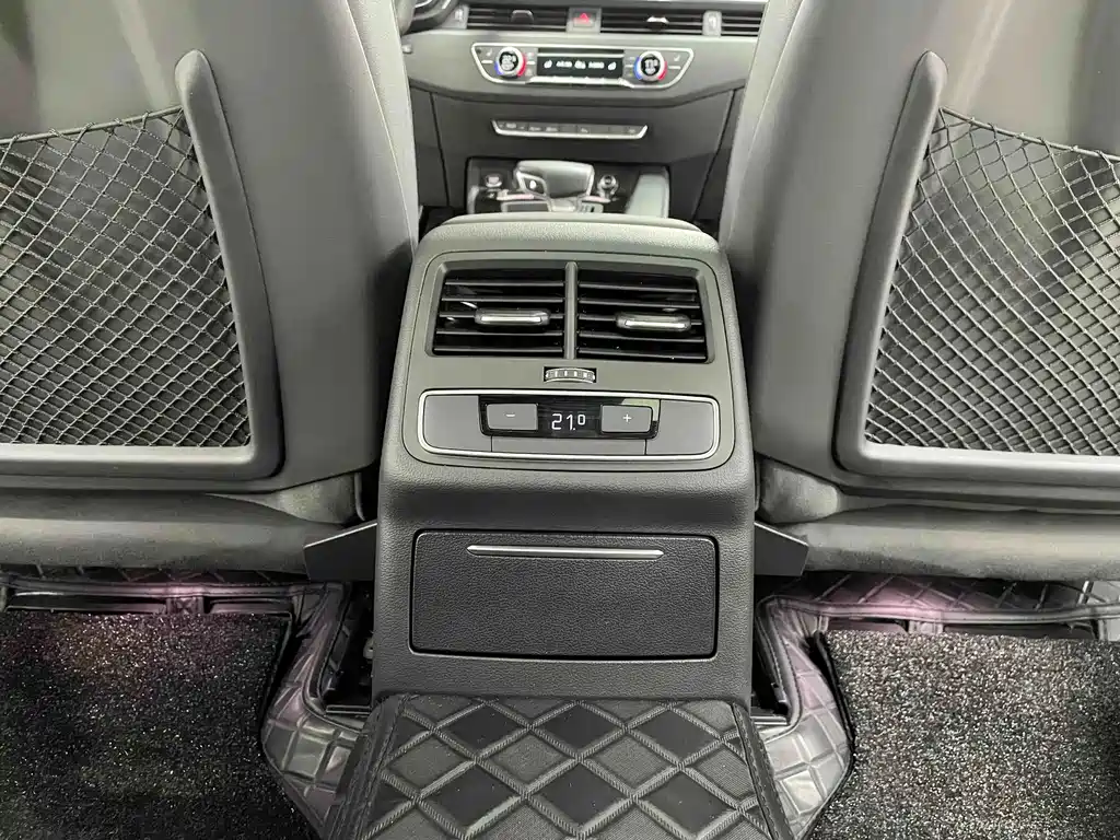 Audi A4L — миниатюра 12