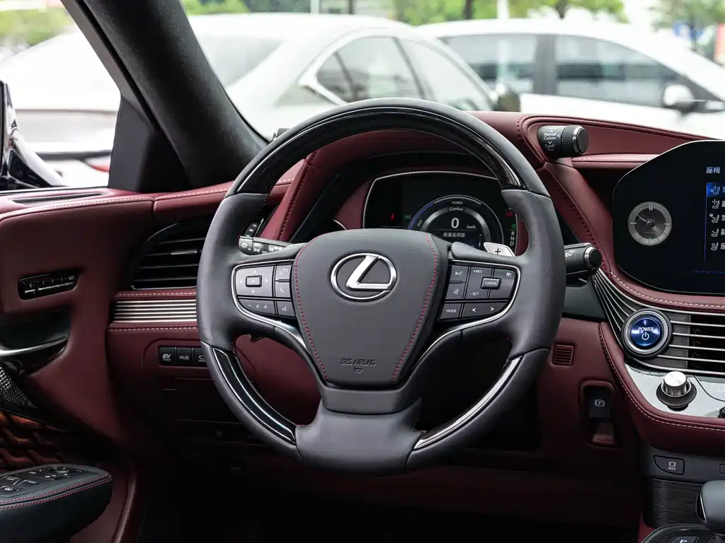 Lexus LS — миниатюра 14