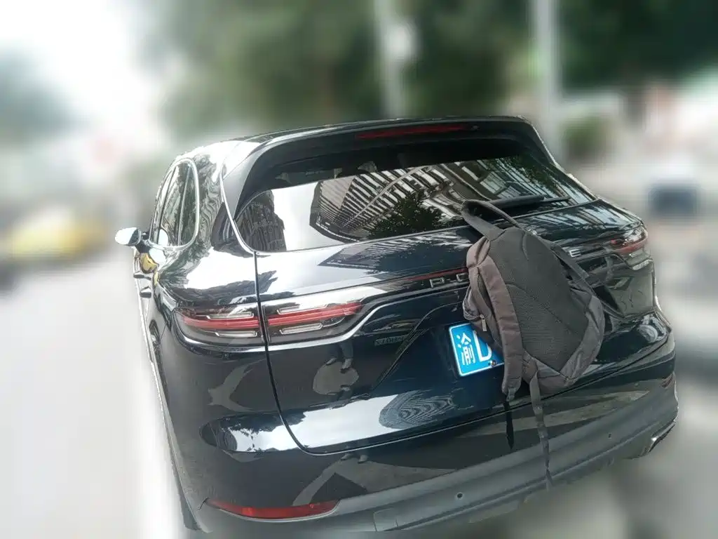 Porsche Cayenne — миниатюра 4