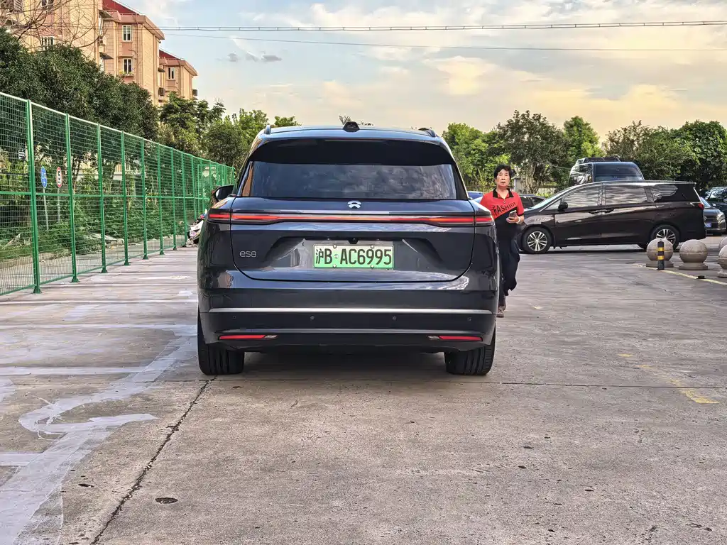NIO ES8 — миниатюра 4