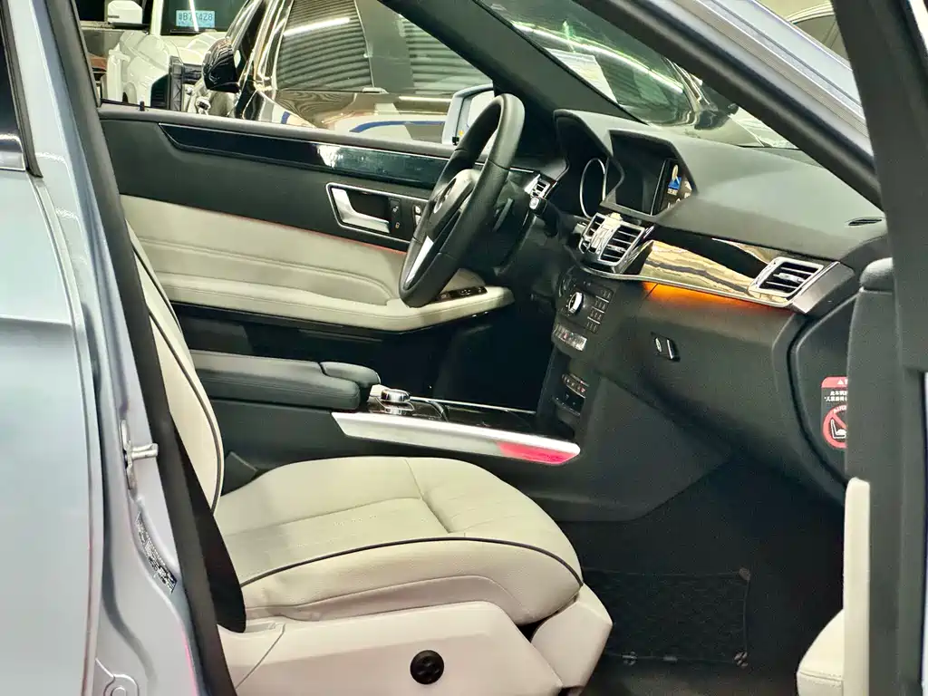 Mercedes-Benz E-Class — миниатюра 7