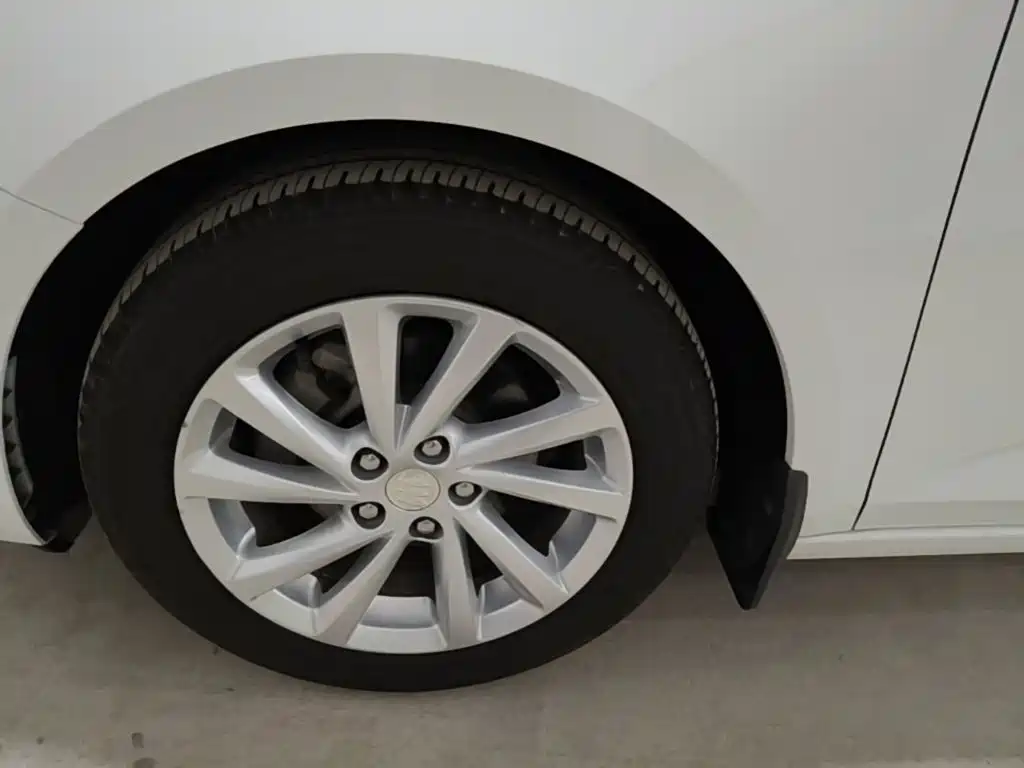 Buick Verano — миниатюра 23
