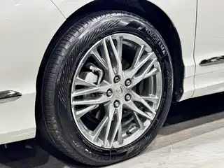 Honda Elysion 2.0L Hybrid Luxury Edition