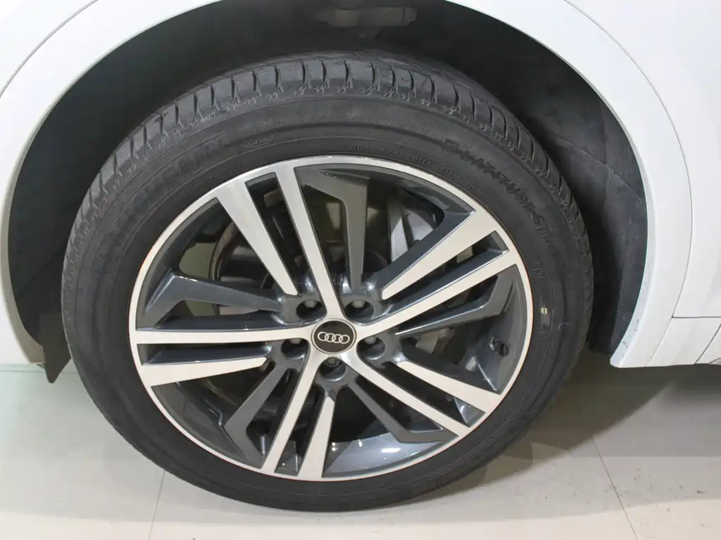 Audi Q5L — миниатюра 8