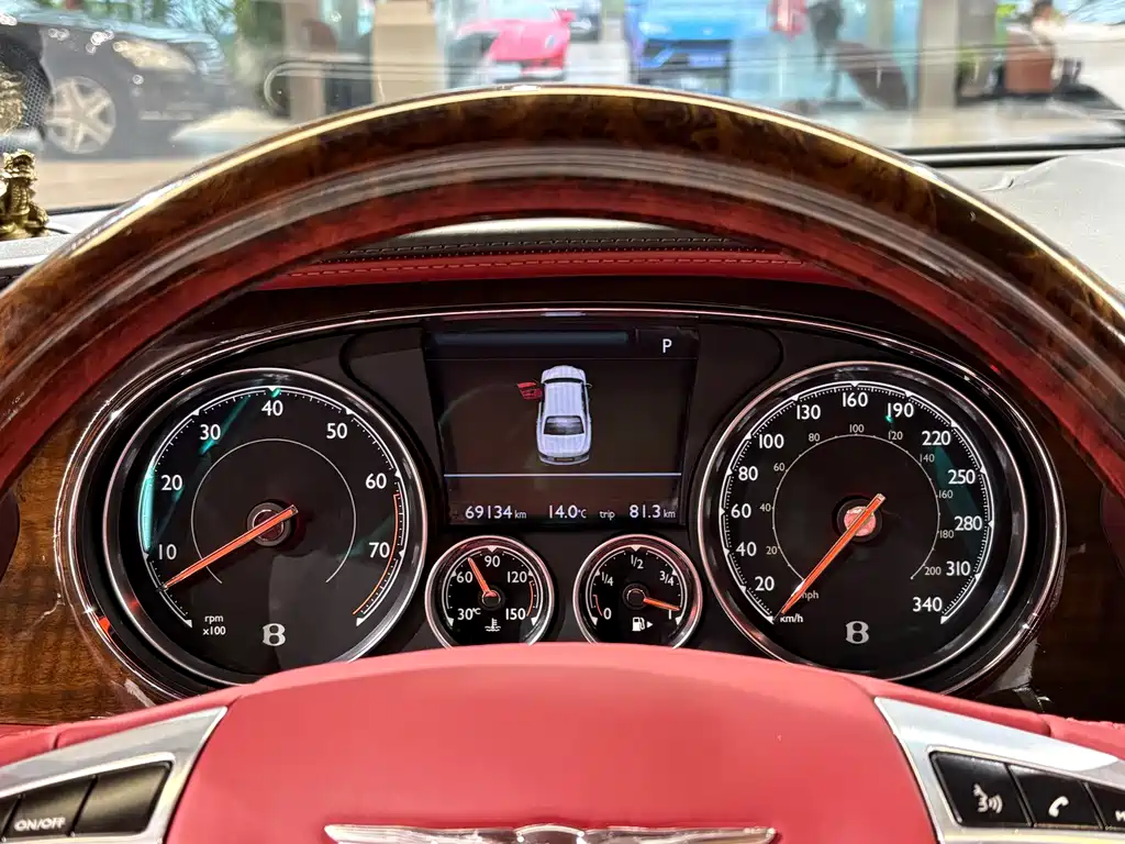 Bentley Flying Spur — миниатюра 6