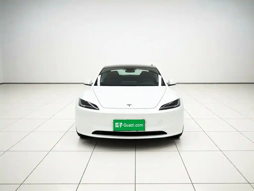 Tesla Model 3 — миниатюра 2