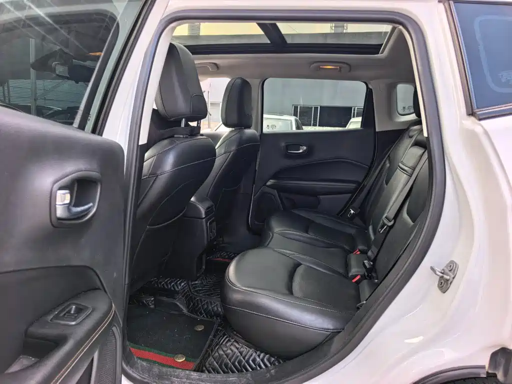 Jeep Compass — миниатюра 12