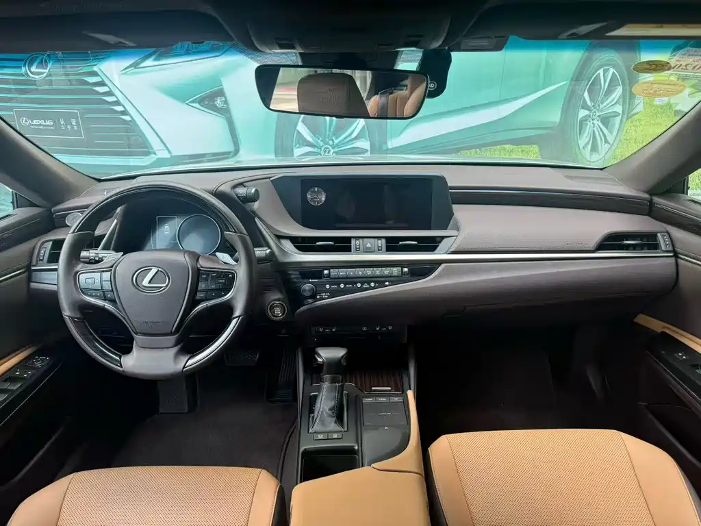 Lexus ES — миниатюра 5