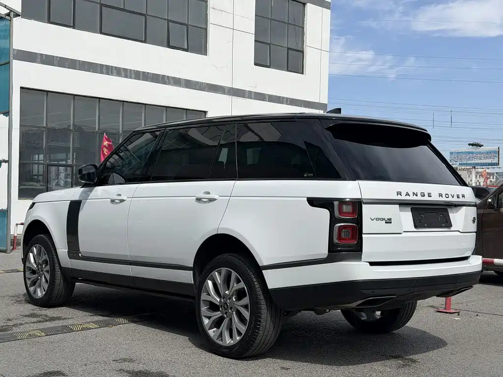 Land Rover Range Rover 2022 3.0 L6 400PS