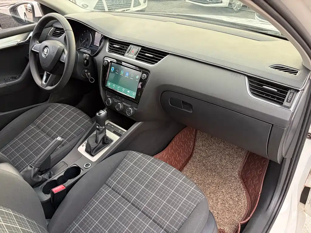 Skoda Octavia — миниатюра 14