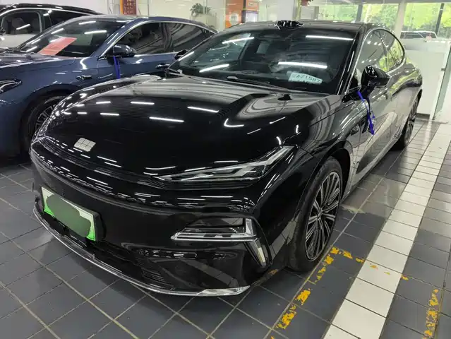 2025 Geely Galaxy Xingyao 8
