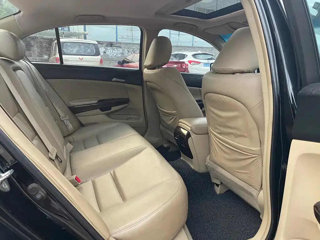 Honda Accord — миниатюра 8
